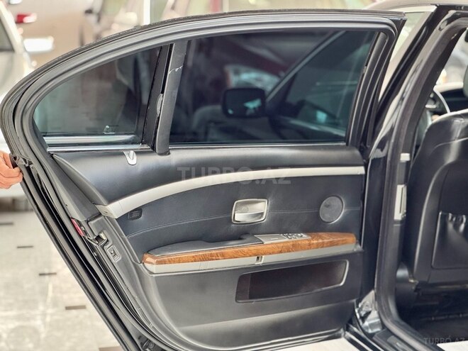 BMW 730-24