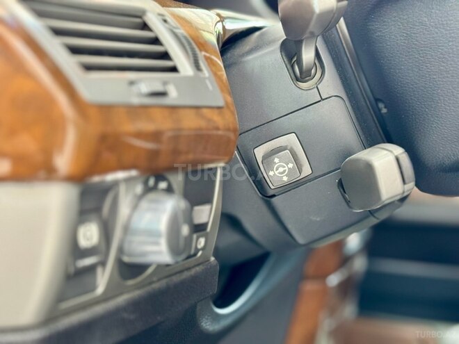 BMW 730-28