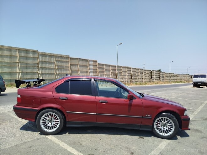 BMW 318 1993, 215,800 km - 1.8 l - Bakı