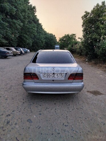Mercedes E 220 d 2001, 520,000 km - 2.2 l - Masallı