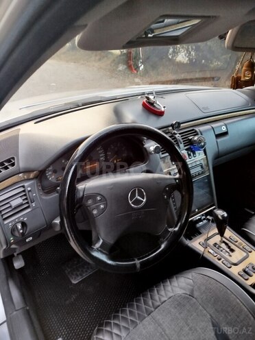 Mercedes E 220 d 2001, 520,000 km - 2.2 l - Masallı