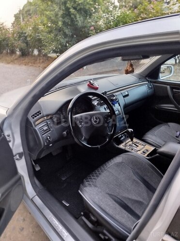 Mercedes E 220 d 2001, 520,000 km - 2.2 l - Masallı