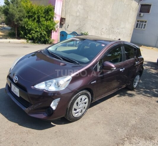 Toyota Aqua 2017, 110,000 km - 1.5 l - Gəncə