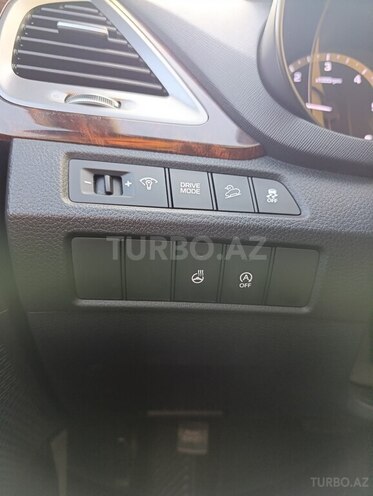 Hyundai Santa Fe-13