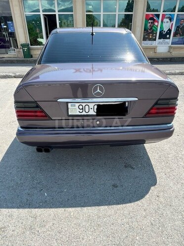 Mercedes E 220 1995, 645,000 km - 2.2 l - Qəbələ