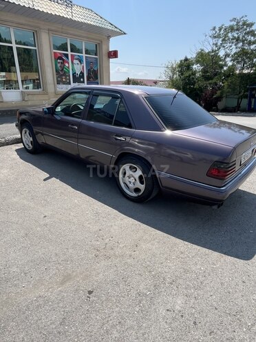 Mercedes E 220 1995, 645,000 km - 2.2 l - Qəbələ
