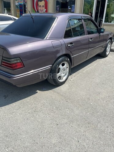 Mercedes E 220 1995, 645,000 km - 2.2 l - Qəbələ