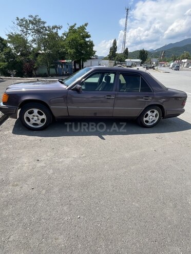 Mercedes E 220 1995, 645,000 km - 2.2 l - Qəbələ