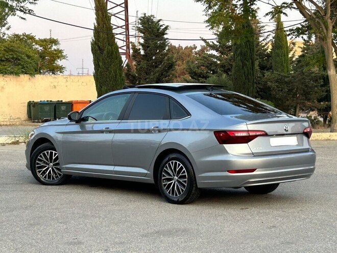 Volkswagen Jetta-4
