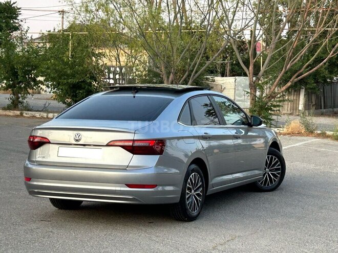 Volkswagen Jetta-5
