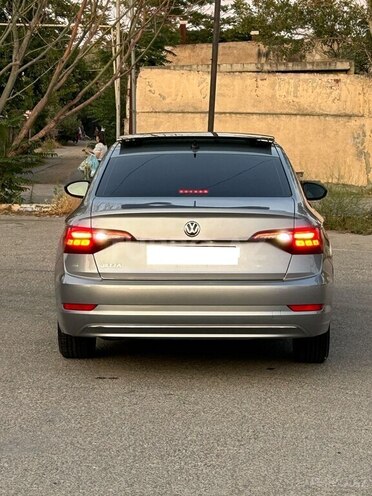 Volkswagen Jetta-7