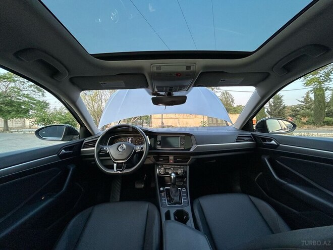Volkswagen Jetta-18