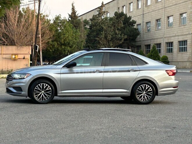 Volkswagen Jetta-13