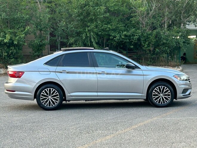 Volkswagen Jetta-15