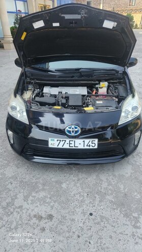 Toyota Prius-8