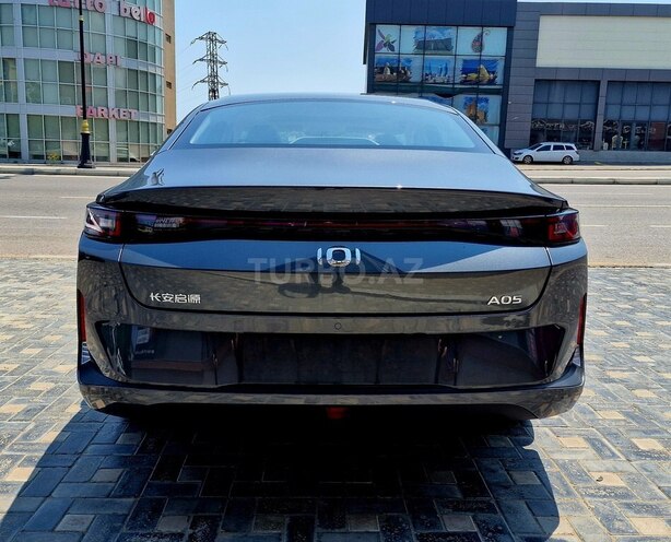 Changan Qiyuan A05 2025, 0 km - 1.5 л - Bakı