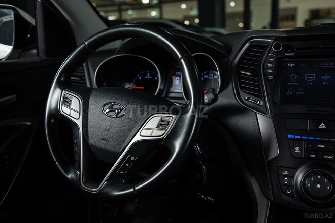 Hyundai Santa Fe-15