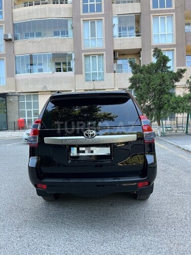 Toyota Land Cruiser Prado-4