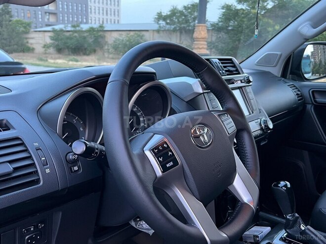 Toyota Land Cruiser Prado-6