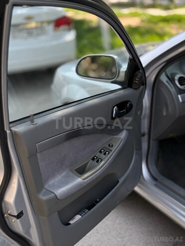 Suzuki Forenza-14