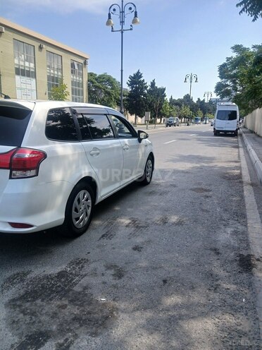 Toyota Corolla Fielder 2017, 130,000 km - 1.5 л - Bakı