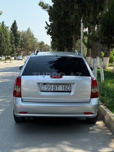 Suzuki Forenza-2