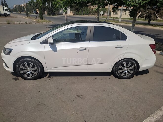 Chevrolet Aveo-5