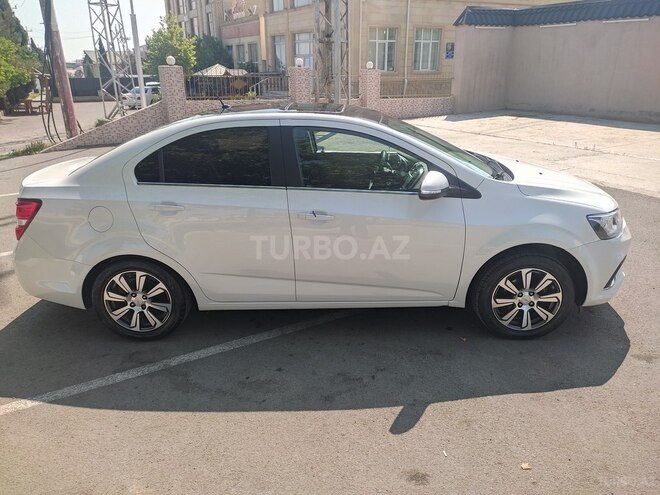 Chevrolet Aveo-4