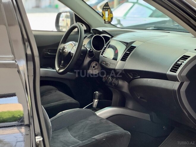 Mitsubishi Outlander-15