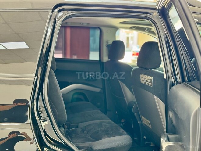 Mitsubishi Outlander-20