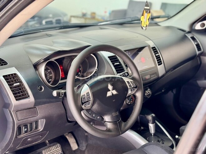 Mitsubishi Outlander-14