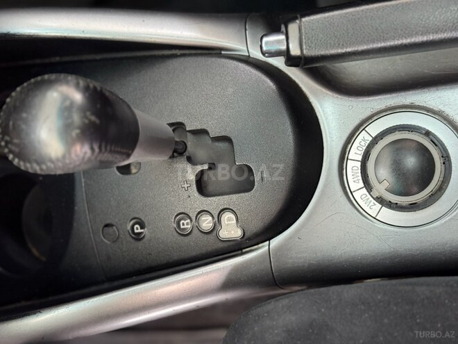 Mitsubishi Outlander-26
