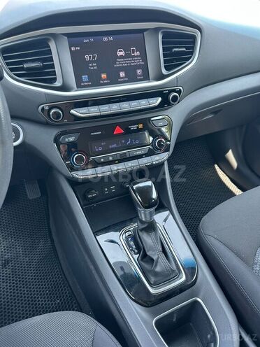 Hyundai IONIQ-3