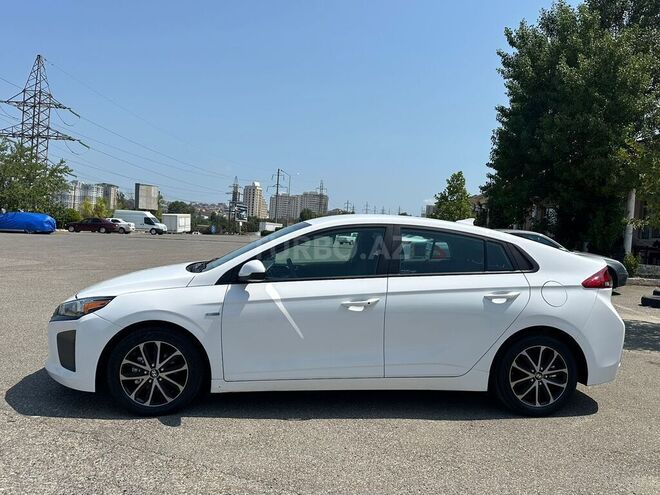 Hyundai IONIQ-15