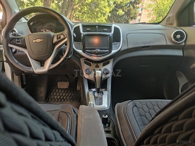 Chevrolet Aveo-14