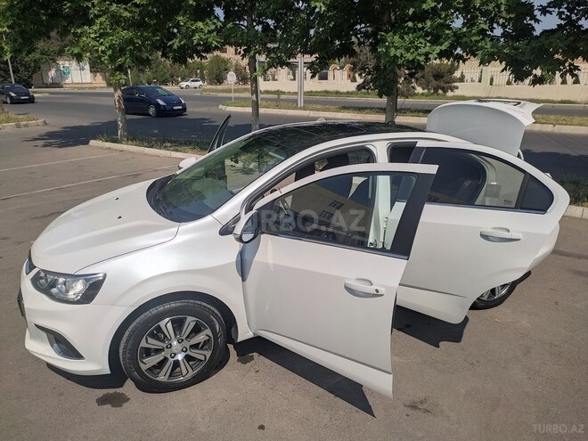 Chevrolet Aveo-13