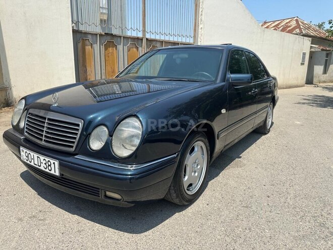 Mercedes E 240 1999, 290,000 km - 2.4 l - Bakı