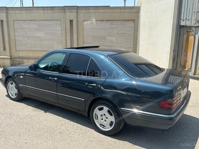 Mercedes E 240 1999, 290,000 km - 2.4 l - Bakı