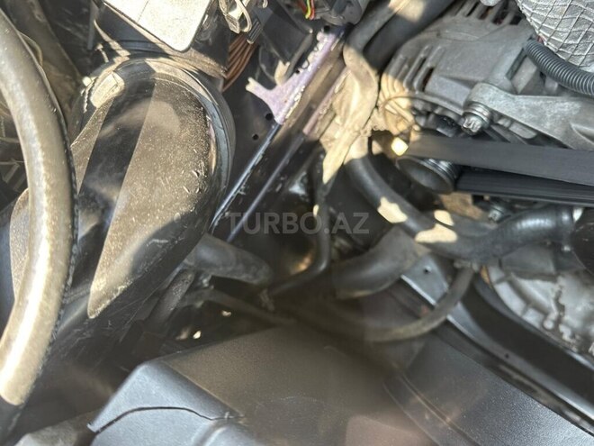 Mercedes E 240 1999, 290,000 km - 2.4 l - Bakı