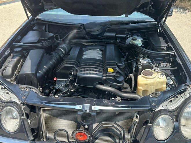 Mercedes E 240 1999, 290,000 km - 2.4 l - Bakı
