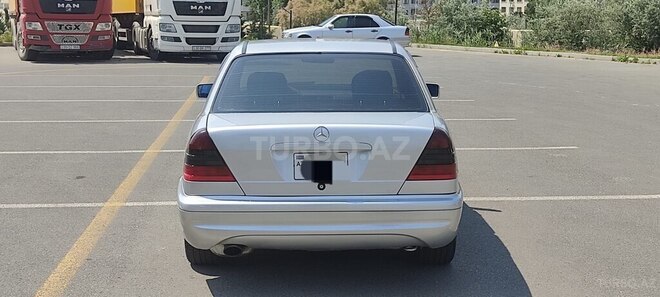 Mercedes C 240 2000, 210,000 km - 2.4 л - Bakı