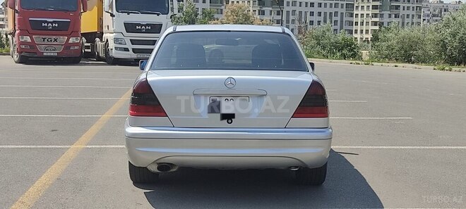 Mercedes C 240 2000, 210,000 km - 2.4 л - Bakı