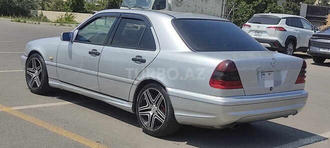 Mercedes C 240 2000, 210,000 km - 2.4 л - Bakı