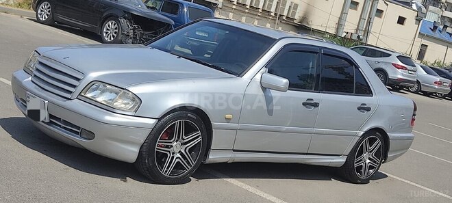 Mercedes C 240 2000, 210,000 km - 2.4 л - Bakı
