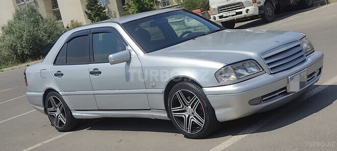 Mercedes C 240 2000, 210,000 km - 2.4 л - Bakı