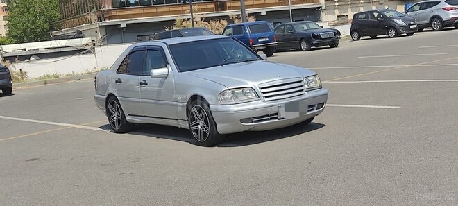 Mercedes C 240 2000, 210,000 km - 2.4 л - Bakı