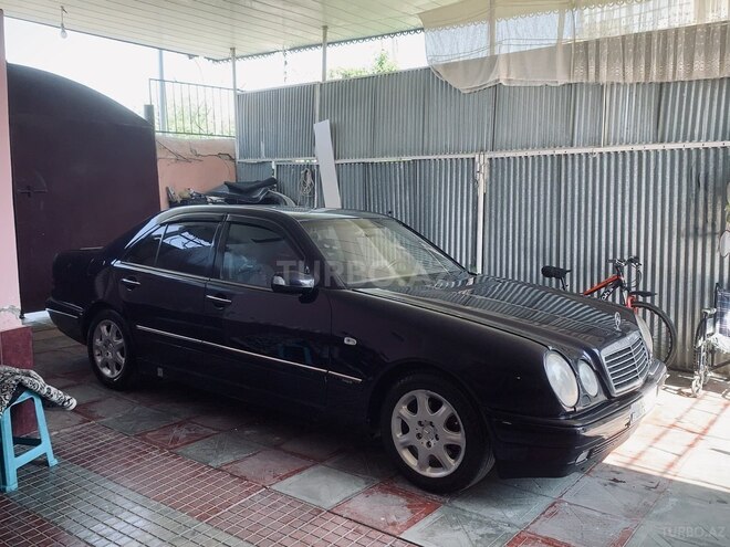 Mercedes E 220 d 2016, 541,852 km - 2.0 л - Qazax