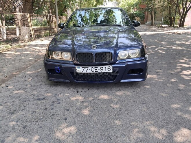 BMW 318 1993, 385,000 km - 1.8 l - Qazax