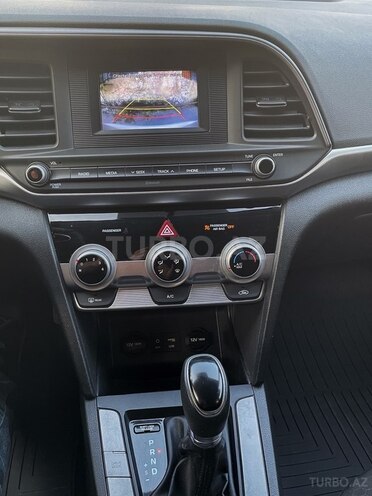 Hyundai Elantra 2019, 89,700 km - 2.0 l - Bakı