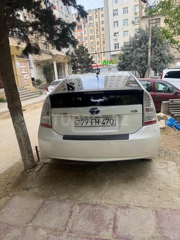 Toyota Prius-2